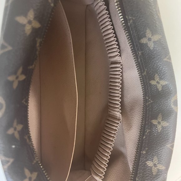 LOUIS VUITTON Monogram Trousse Toilette 28 Clutch Bag | Unisex - Picture 6 of 8
